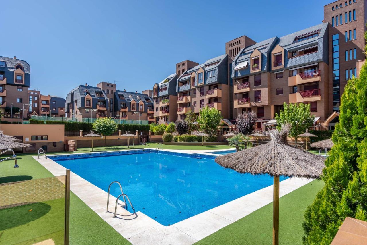 Urbanizacion De Lujo, Piscina, Padel, Garage Apartment